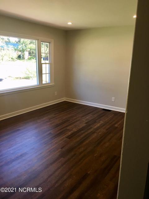 206 Puller Dr, Jacksonville, NC 28540 photo 9