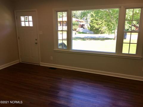 206 Puller Dr, Jacksonville, NC 28540 photo 8