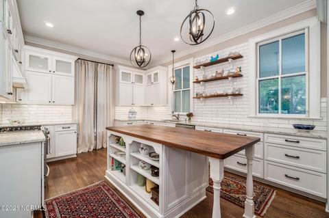 612 E Front St, New Bern, NC 28560 photo 9