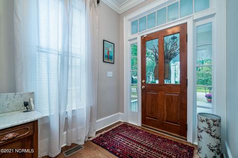 612 E Front St, New Bern, NC 28560 photo 3