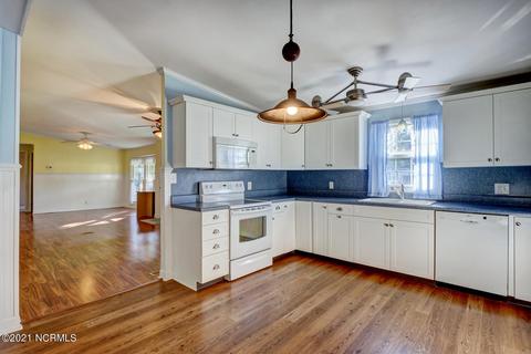 812 Mast Ct, Hampstead, NC 28443 photo 9