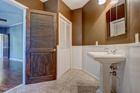 812 Mast Ct, Hampstead, NC 28443 photo 17