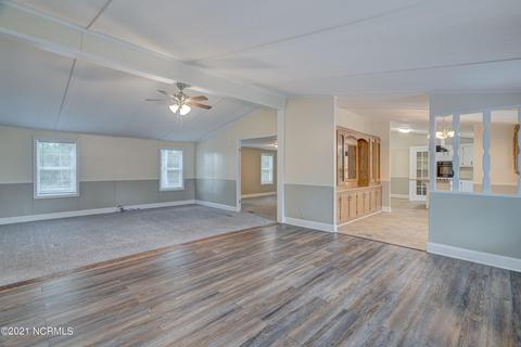 403 Woodside Dr, Hampstead, NC 28443 photo 5