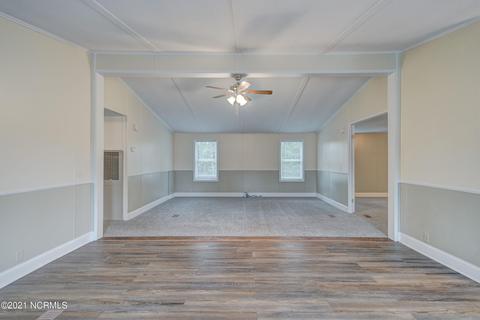 403 Woodside Dr, Hampstead, NC 28443 photo 4