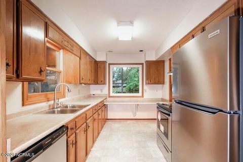 110 Primrose Cir, West End, NC 27376 photo 5