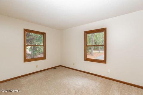 110 Primrose Cir, West End, NC 27376 photo 18