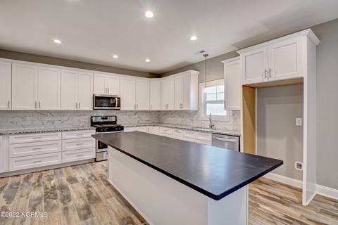 2489 Hoover Rd, Hampstead, NC 28443 photo 8