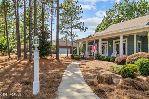 194 Longleaf Dr, West End, NC 27376 photo 3