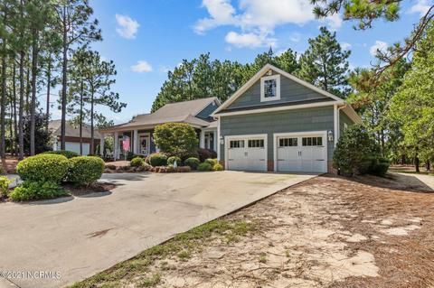 194 Longleaf Dr, West End, NC 27376 photo 2