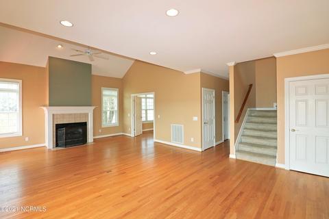 694 Cedar Pt, Vass, NC 28394 photo 6