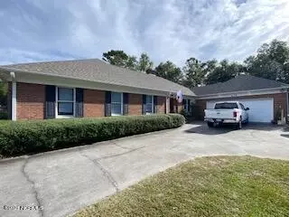 439 Creekview Dr E, Hampstead, NC 28443 photo 1