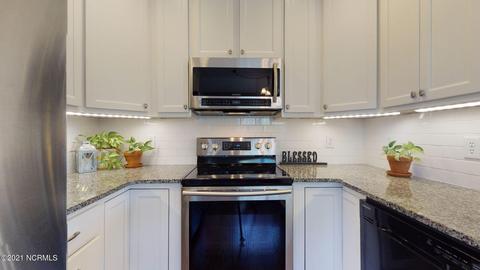 137 Holly Tree Ln, Hampstead, NC 28443 photo 10