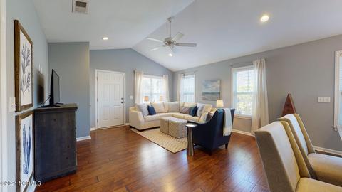 137 Holly Tree Ln, Hampstead, NC 28443 photo 4