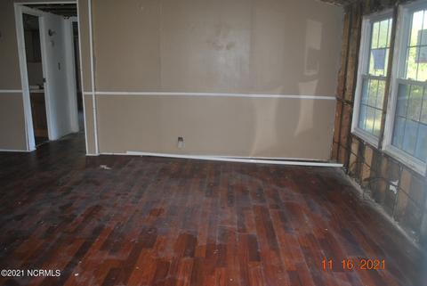 435 Richlands Loop Rd, Richlands, NC 28574 photo 8