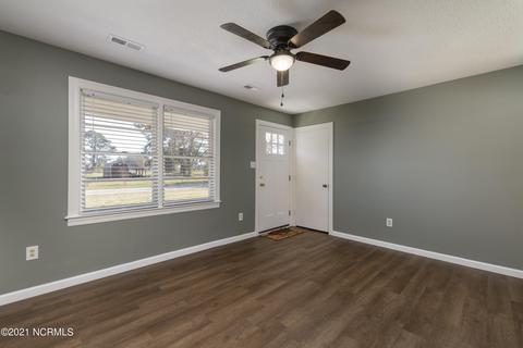 104 Whitley St, Dover, NC 28526 photo 6