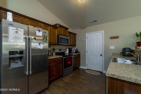 206 Brice Ct, Hubert, NC 28539 photo 9