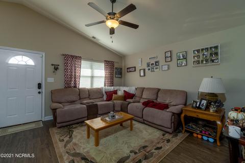 206 Brice Ct, Hubert, NC 28539 photo 7
