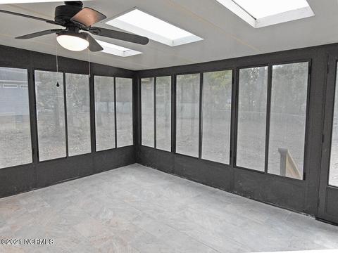 329 Masters Ln, Hampstead, NC 28443 photo 18