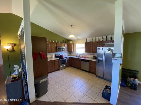 401 Cascade Ct, Hubert, NC 28539 photo 3