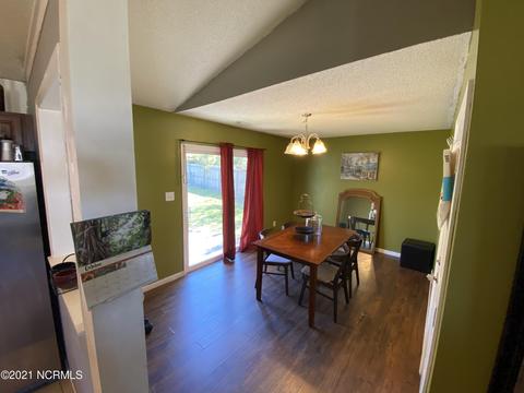 401 Cascade Ct, Hubert, NC 28539 photo 4