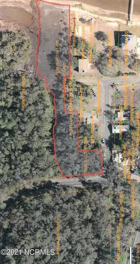 1045 N Seabreeze Rd, Wilmington, NC 28409