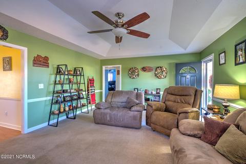 1419 Hylan Ave, Hamlet, NC 28345 photo 4
