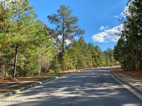 16 Chestertown Dr, Pinehurst, NC 28374 photo 2