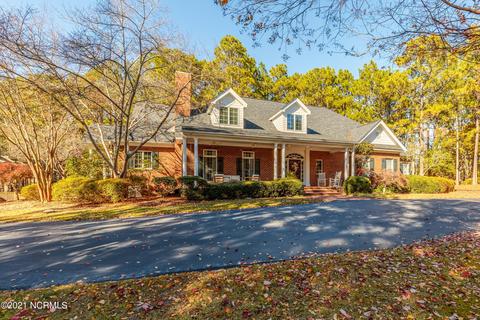 40 Cypress Point Dr, Pinehurst, NC 28374 photo 1
