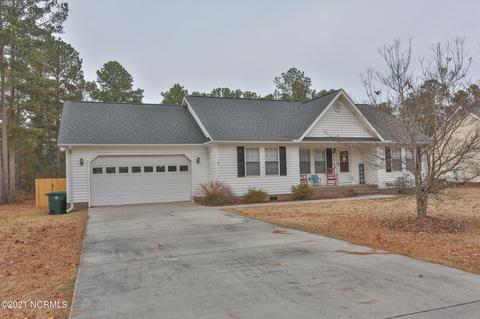 114 Trestle St, Hamlet, NC 28345 photo 2