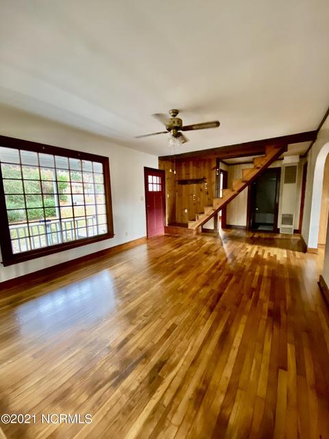 708 E Main St, Aberdeen, NC 28315 photo 5