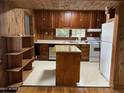 708 E Main St, Aberdeen, NC 28315 photo 9