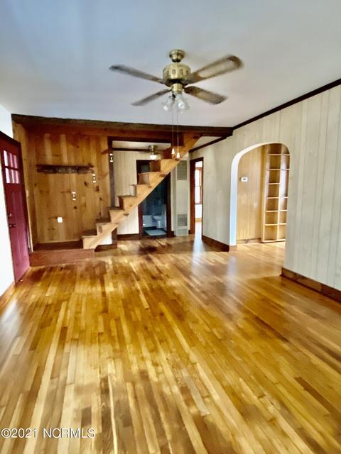 708 E Main St, Aberdeen, NC 28315 photo 4