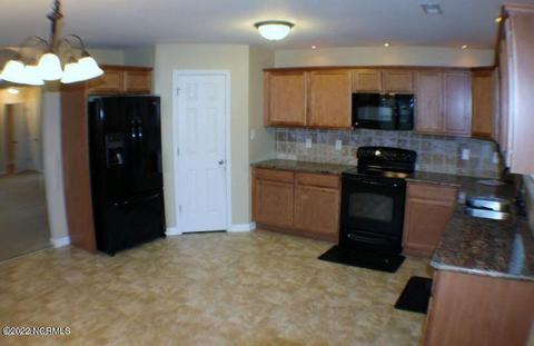 101 Mandy Ln, Hubert, NC 28539 photo 4