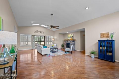 110 Pine Needle Dr, Hampstead, NC 28443 photo 7