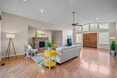 110 Pine Needle Dr, Hampstead, NC 28443 photo 4