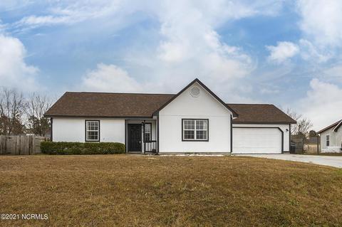 419 Dion Dr, Hubert, NC 28539 photo 1