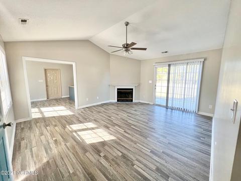 114 Daphne Dr, Hubert, NC 28539 photo 2