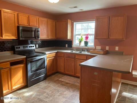 115 Hunt Dr, Hubert, NC 28539 photo 5
