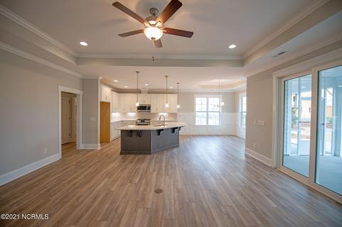 106 Knots Bend Dr, Hampstead, NC 28443 photo 9