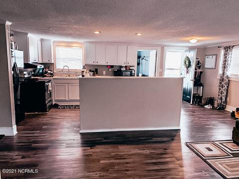 604 W Stevens St, Wallace, NC 28466 photo 5