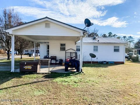 604 W Stevens St, Wallace, NC 28466 photo 2