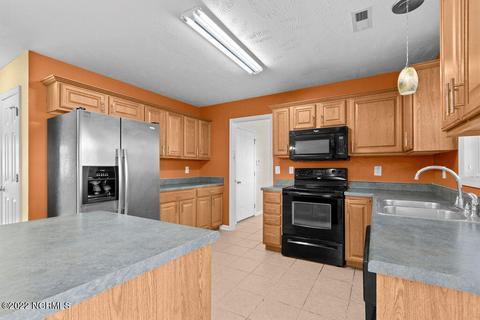 212 Target Ln, Hubert, NC 28539 photo 11