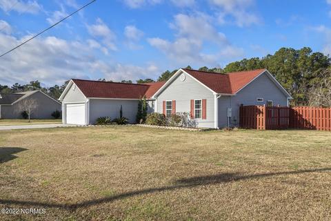 115 Cherry Grove Dr, Richlands, NC 28574 photo 3