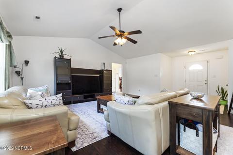 115 Cherry Grove Dr, Richlands, NC 28574 photo 6