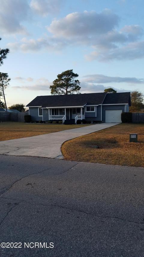 109 E Ivybridge Dr, Hubert, NC 28539 photo 1