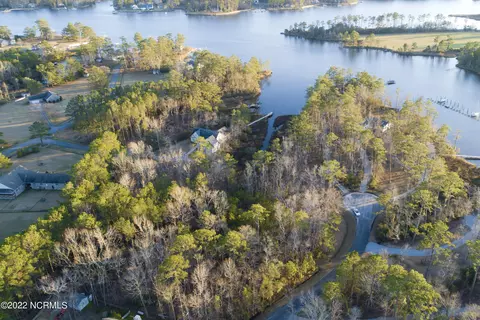 327 Compass Point Dr, Oriental, NC 28571 photo 7