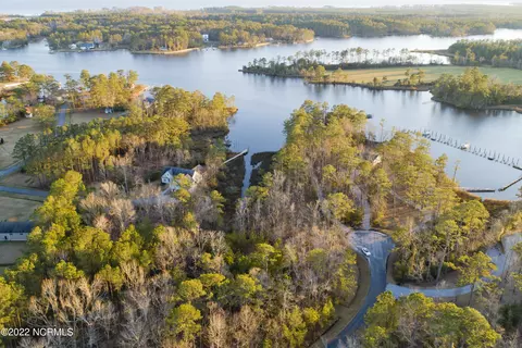 327 Compass Point Dr, Oriental, NC 28571 photo 13