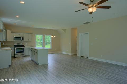 414 Sundown Ct, Hubert, NC 28539 photo 6