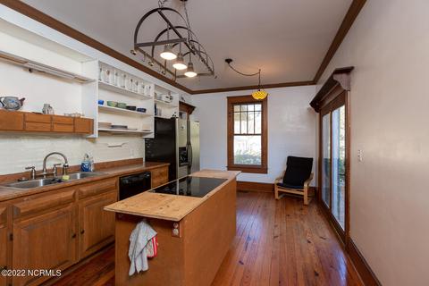 317 E Johnson St, Clinton, NC 28328 photo 8