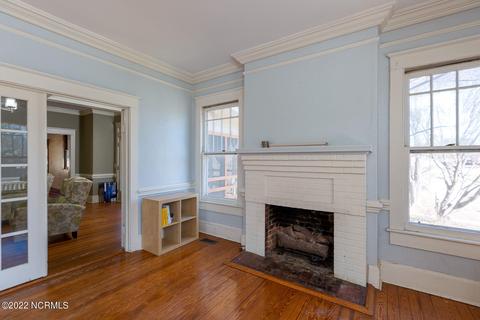 317 E Johnson St, Clinton, NC 28328 photo 6
